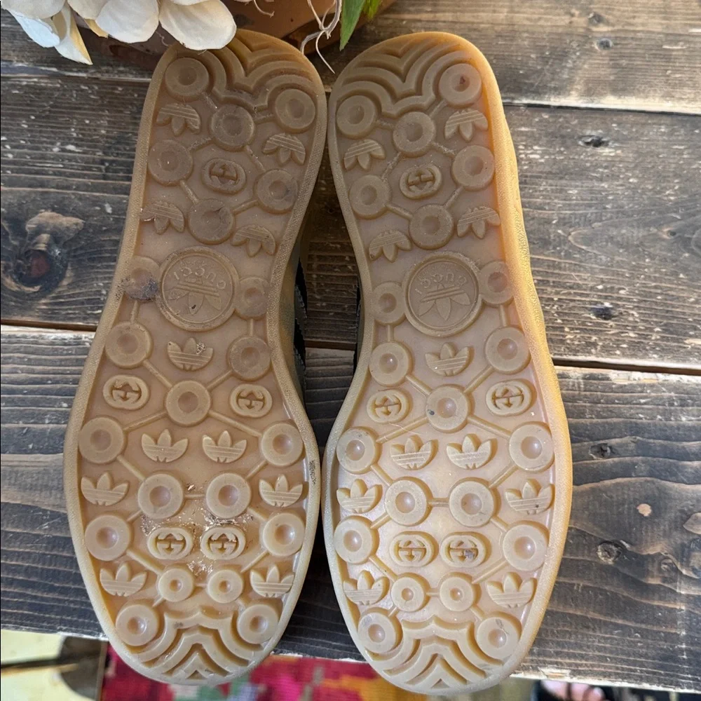 Adidas x Gucci Mens Gazelle Metallic Gold Sneakers with Red Laces - Picture 9 of 14